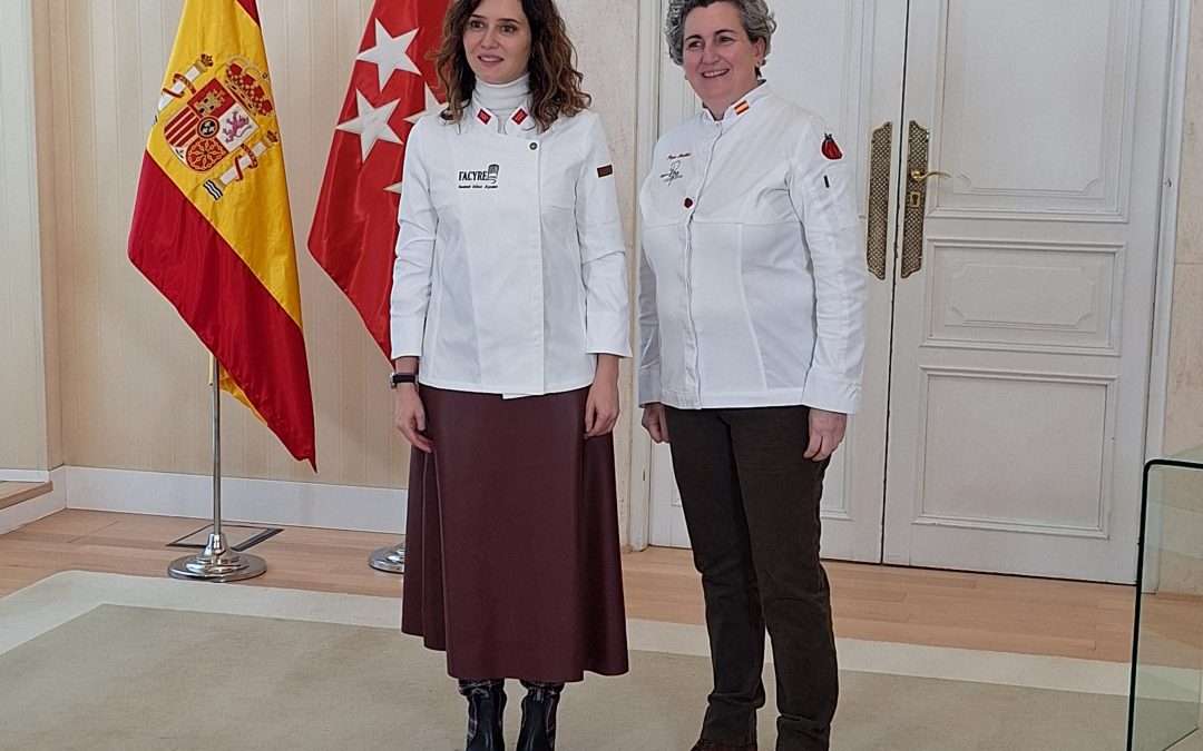FACYRE reconoce a la presidenta de la Comunidad de Madrid, Isabel Díaz Ayuso, como Embajadora de la Mujer en la Gastronomía